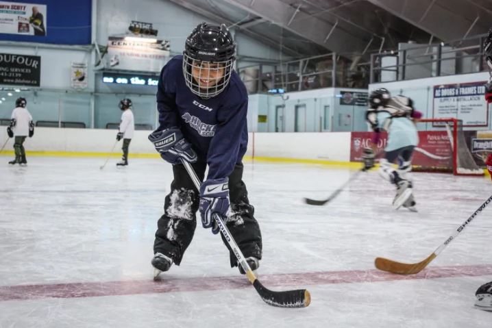 Doing What Canadians Do Attracts Newcomer Kids To Hockey Program Immigrant Services Association Of Nova Scotia Isans